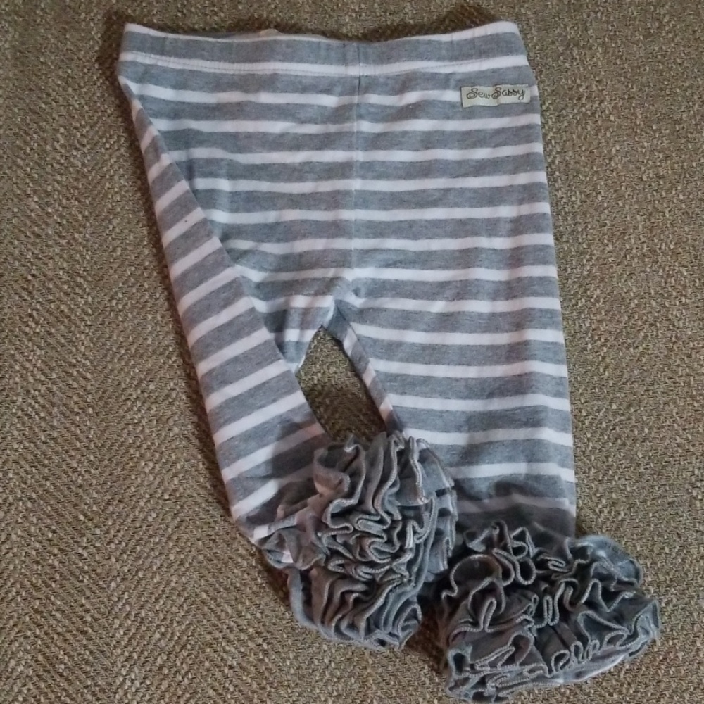 Sew Sassy Ruffle capri